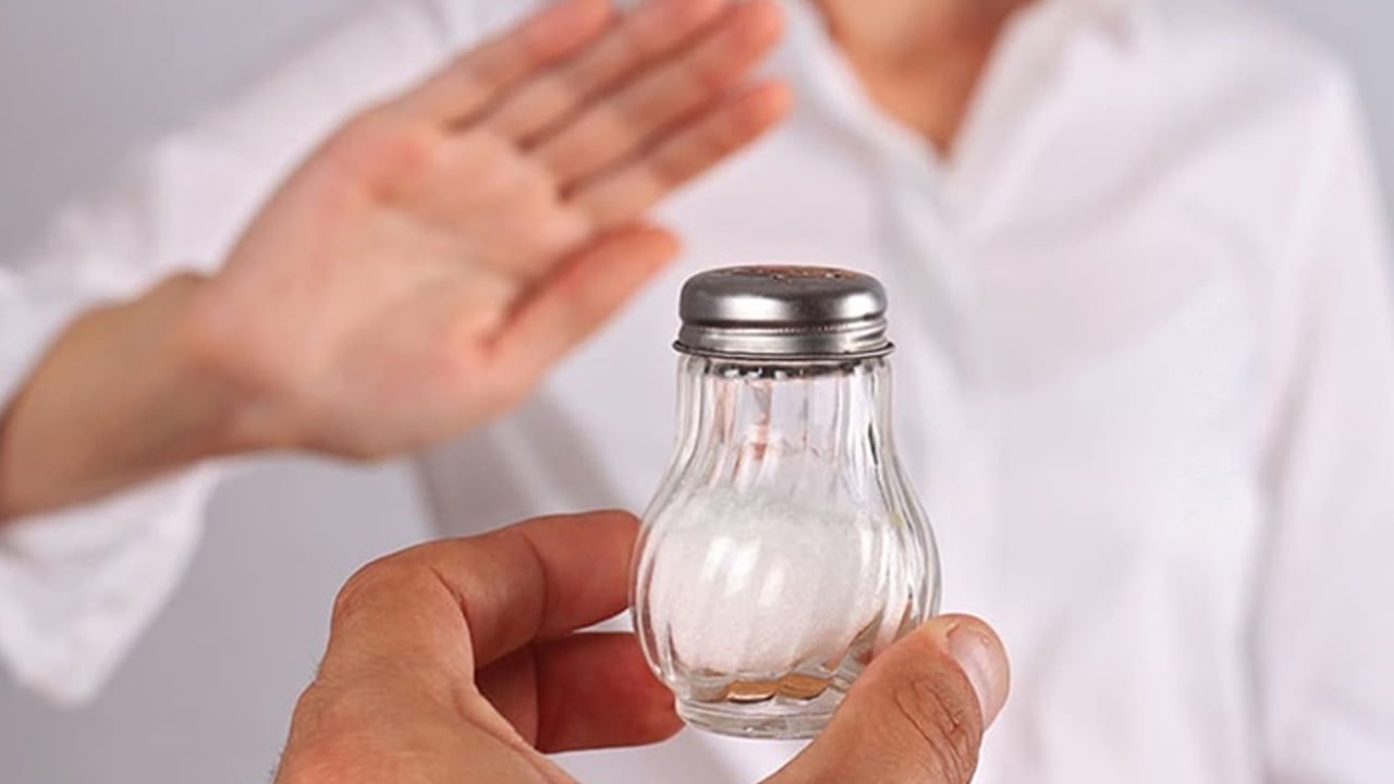 Foto - Maden suyu, su veya ev yapımı ayran tercih edilmeli: Bayramda risk taşıyor! Doğal ürünler mineralli sular önemli...