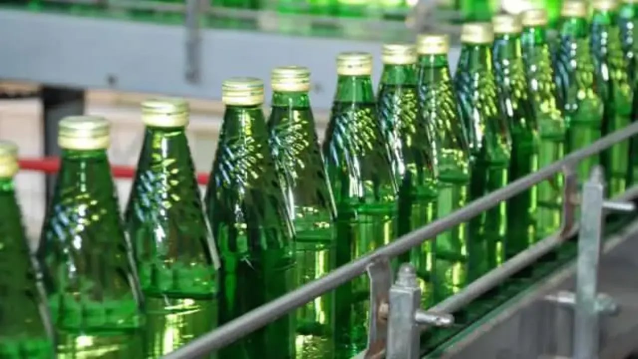 Foto - Maden suyu, su veya ev yapımı ayran tercih edilmeli: Bayramda risk taşıyor! Doğal ürünler mineralli sular önemli...