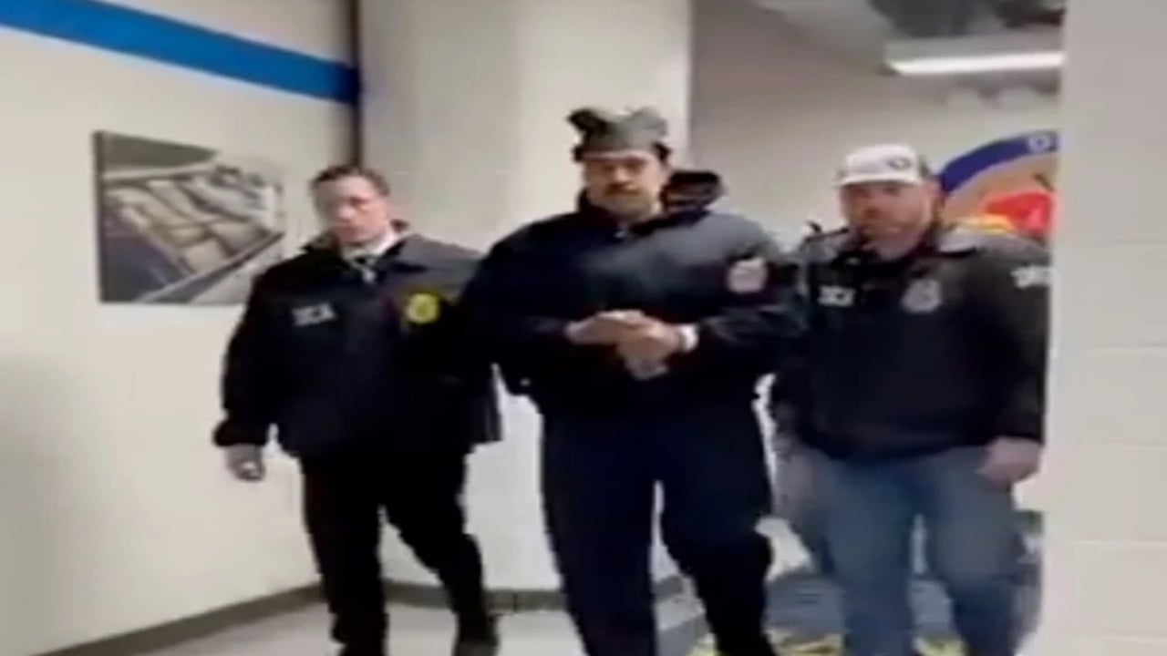 Foto - Maduro’yu kaçıran ajanların üzerindeki yazı dikkat çekti! İşte ilginç "DEA" detayı