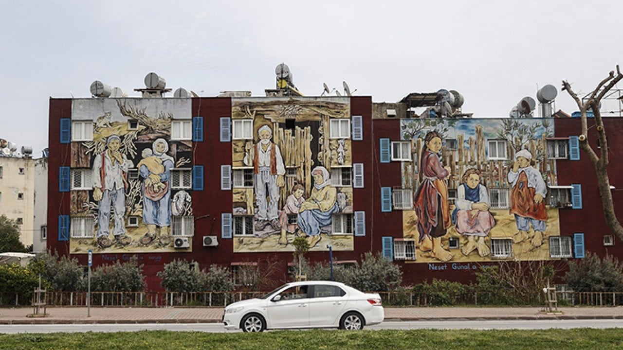 Foto - Mahalle açık hava sanat galerisine döndü