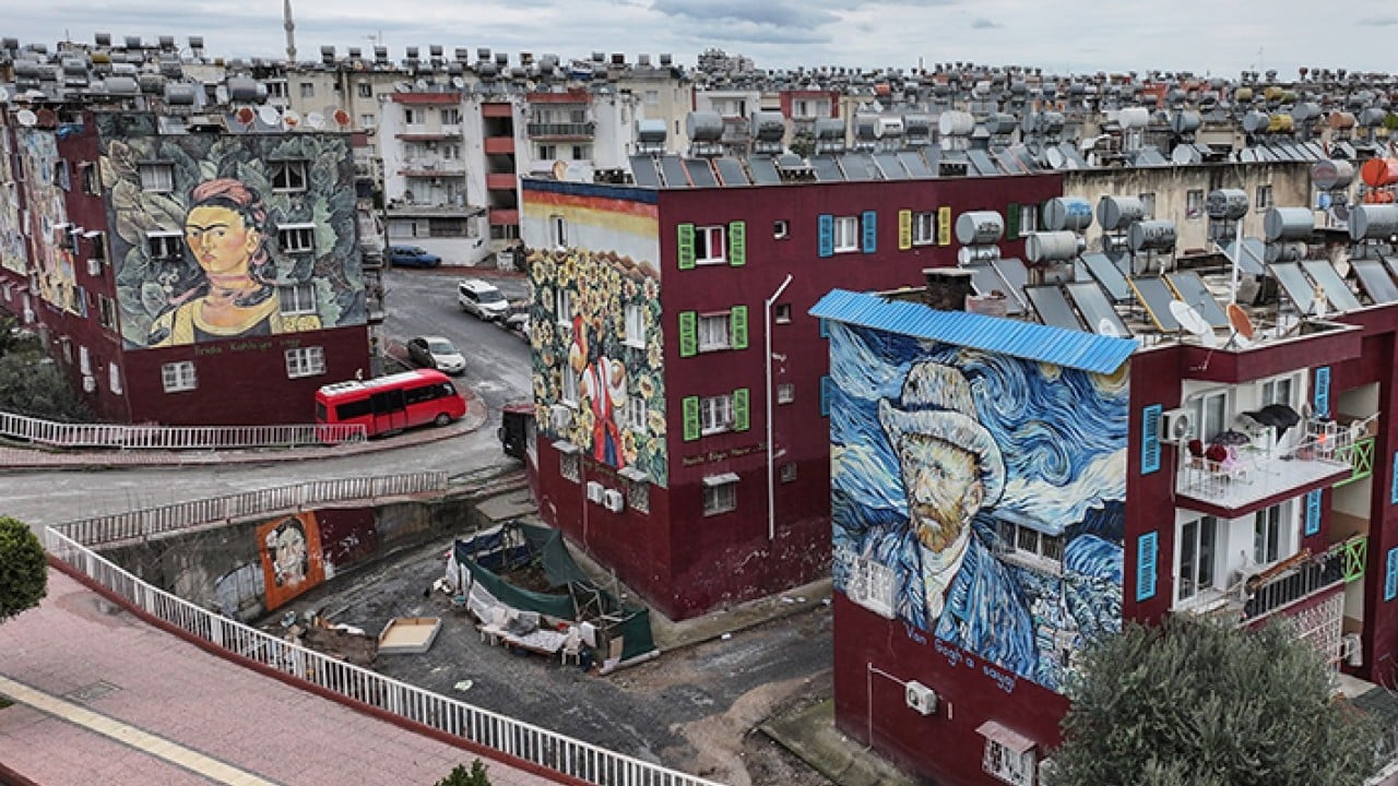 Foto - Mahalle açık hava sanat galerisine döndü