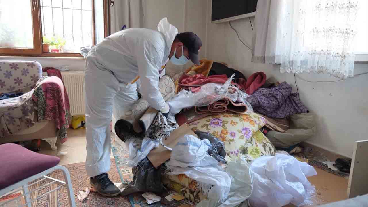 Foto - Mahalle rahat nefes aldı: Daireden 5 ton çöp çıkarıldı