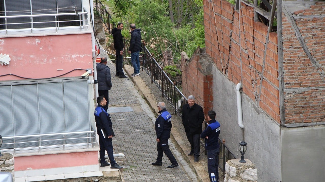 Foto - Mahalleli korkudan sokağa döküldü
