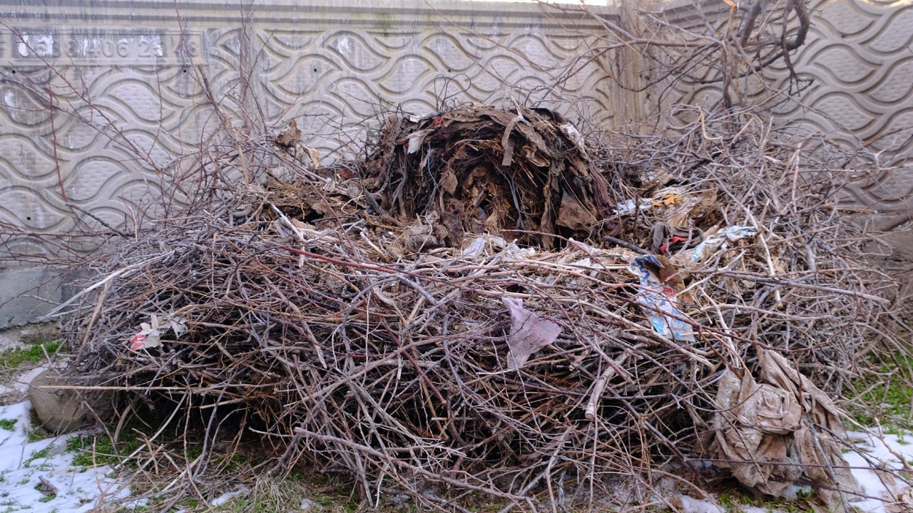 Foto - Mahalleli seferber oldu! 40 yıllık leylek yuvası yeniden yapıldı