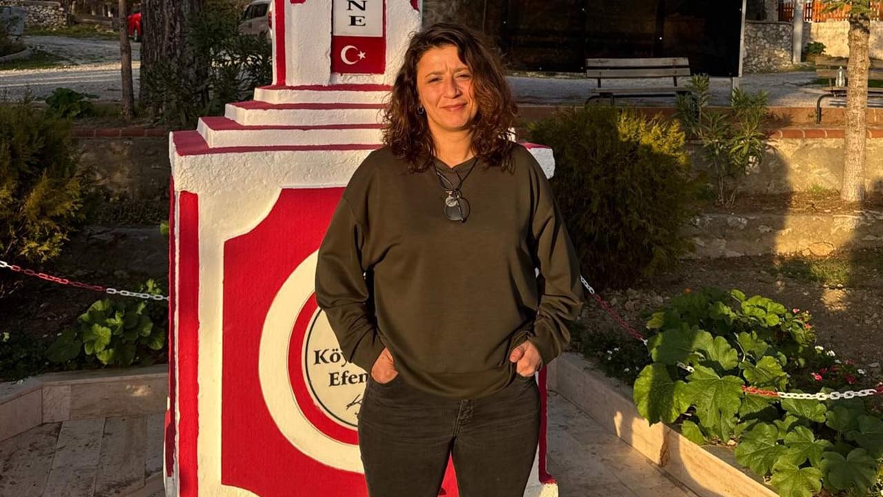 Foto - Mahkemenin kararı sonrası konuştu! Kemalist Akpınar’ın gayrimeşru kızından yeni mesajlar