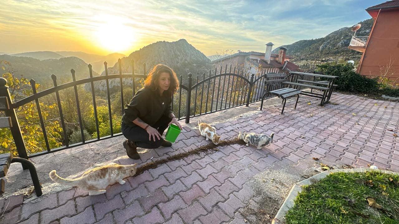 Foto - Mahkemenin kararı sonrası konuştu! Kemalist Akpınar’ın gayrimeşru kızından yeni mesajlar