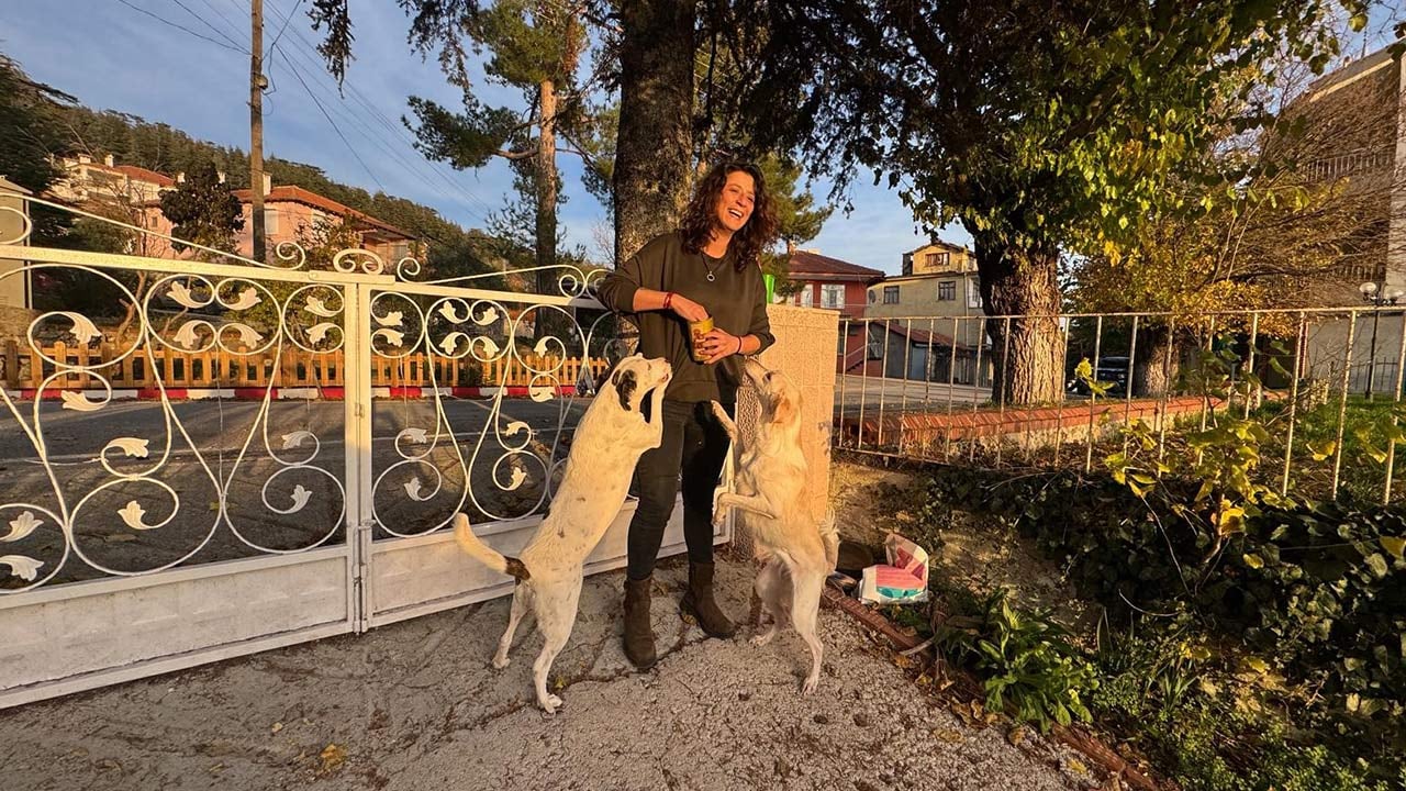 Foto - Mahkemenin kararı sonrası konuştu! Kemalist Akpınar’ın gayrimeşru kızından yeni mesajlar