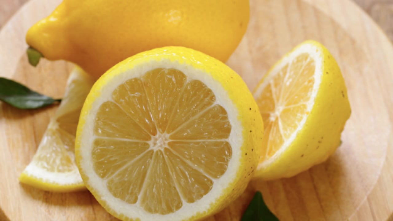 Foto - Makineye bir adet limon atarsanız ne olur? Limonun içindeki sitrik asit...