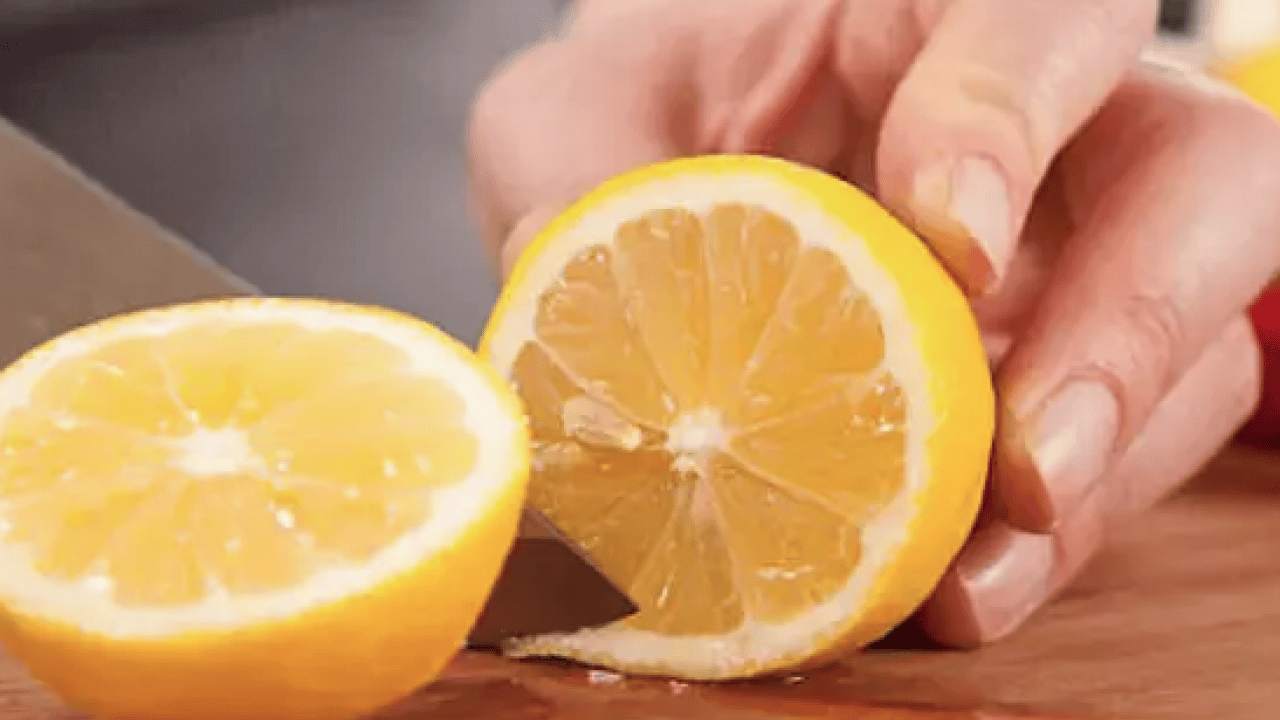 Foto - Makineye bir adet limon atarsanız ne olur? Limonun içindeki sitrik asit...