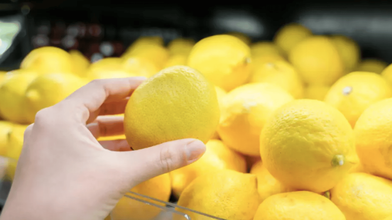 Foto - Makineye bir adet limon atarsanız ne olur? Limonun içindeki sitrik asit...