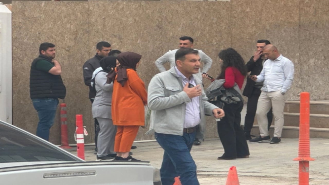 Foto - Malatya’daki şiddetli depremi nokta atışı bildi, mesajı gören arkasına bakmadan kaçmaya başladı