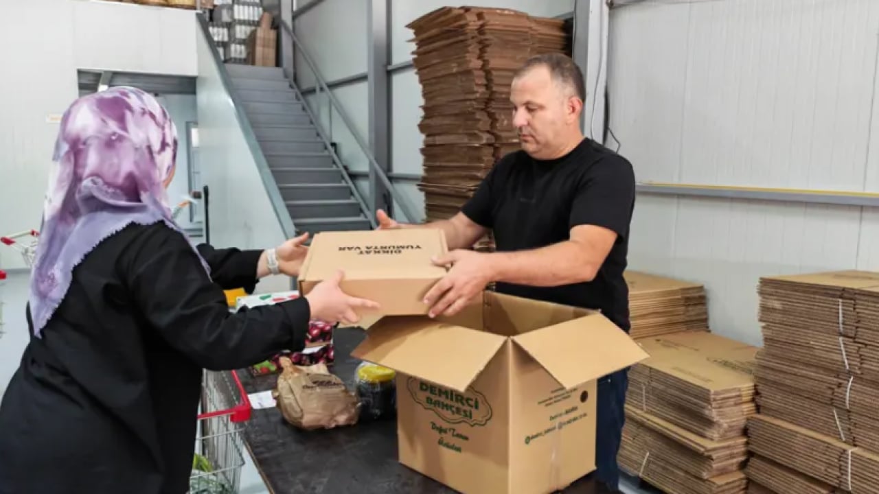 Foto - Manavlıktan E-Ticarete: Kurduğu işle onlarca kişiye ekmek kapısı oldu
