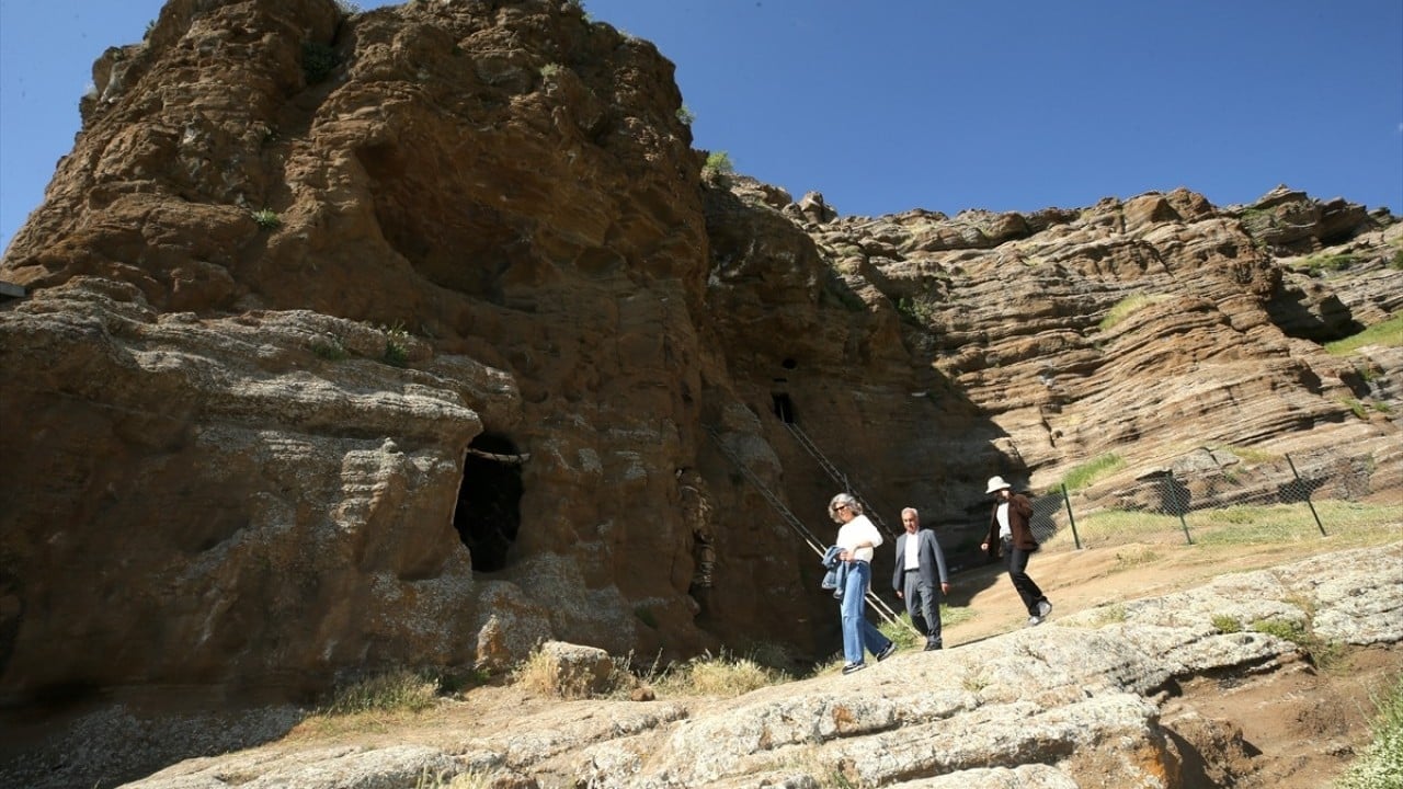 Foto - Manevi atmosfer eşsiz manzara Bapir-i Kal zaviyesi ile mağaralarla zaman yolculuğu