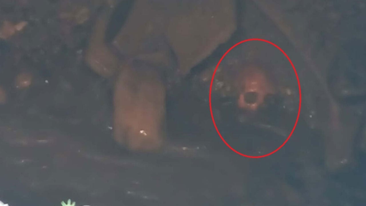 Foto - Manisa'da yürekler ağızlara geldi! Yol çöktü ortaya kafatası çıktı