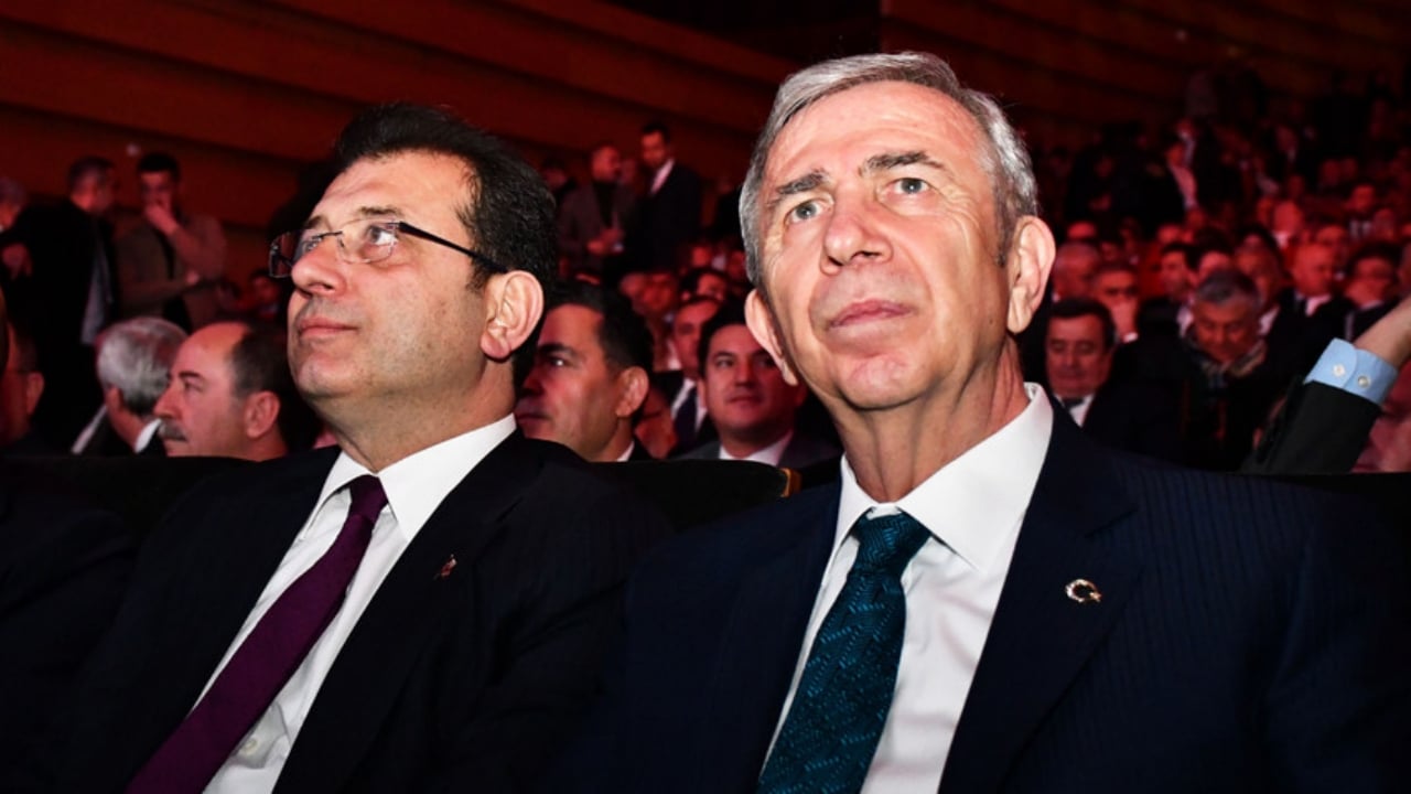 Foto - Mansur Yavaş, neden Özgür Özel’in yanında saf tuttu? Sebebi bambaşka çıktı, herkes ters köşe oldu