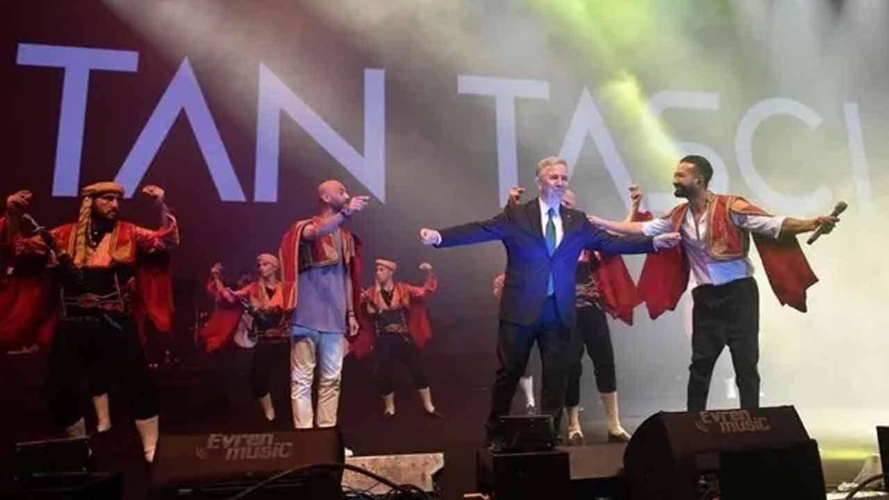 Foto - Mansur'un 41 milyon harcadığı şarkıcıya bakın... 'Yumurta tavuğun reglidir'