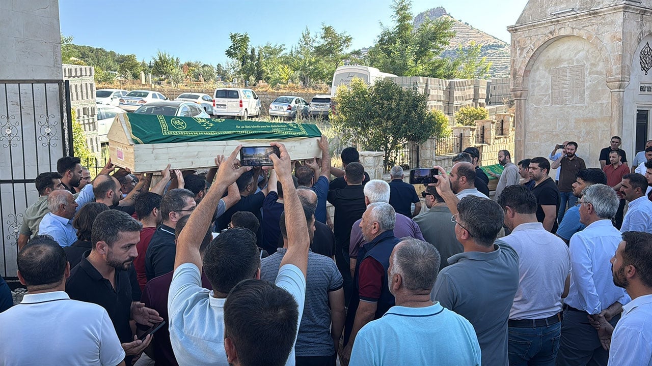 Mardin'de 3 kişiye mezar olan feci kazanın dehşet anları ortaya çıktı! Cenazeler gözyaşlarıyla uğurlandı!