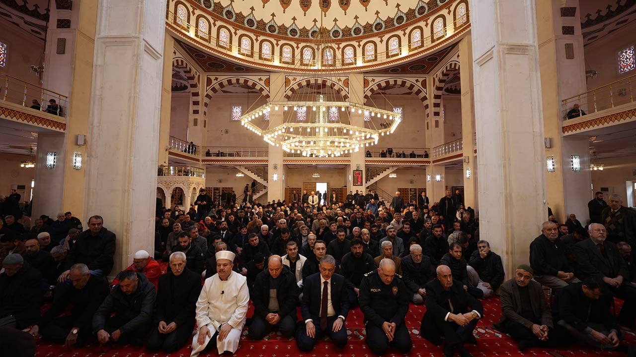 Foto - Mardin’de anlamlı etkinlik: 15 Temmuz şehitleri için hatim okundu