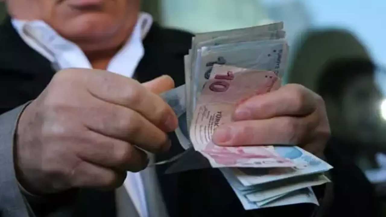 Foto - Masadaki rakam netlik kazandı İşte emekliye verilecek Ramazan ve Kurban bayramı ikramiyesi