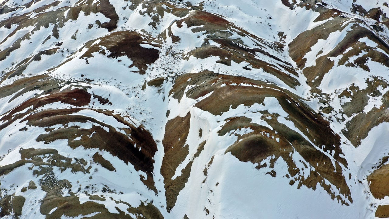 Foto - Masal sahnesi değil gerçek! Gökkuşağı Tepeleri kar sonrası hayran bıraktı