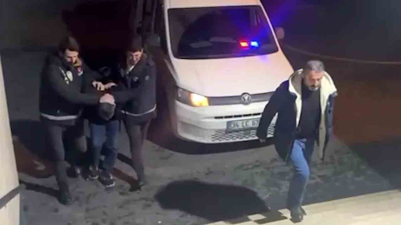 Foto - Maskeyle girdi, silahla tehdit etti: 3 milyonluk kuyumcu soygunu