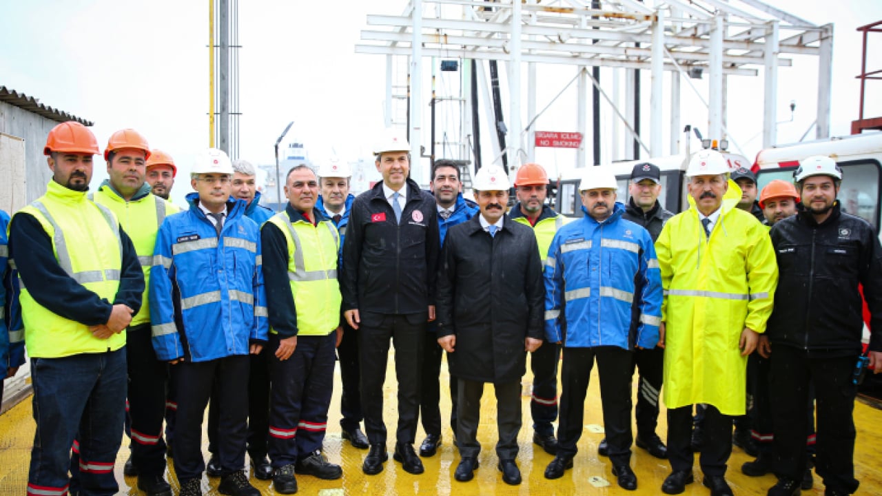 Foto - Mavi Vatan'da enerji hamlesi: Türkiye doğal gazda elini güçlendiriyor! İkinci FSRU ile arz güvenliğine dev takviye