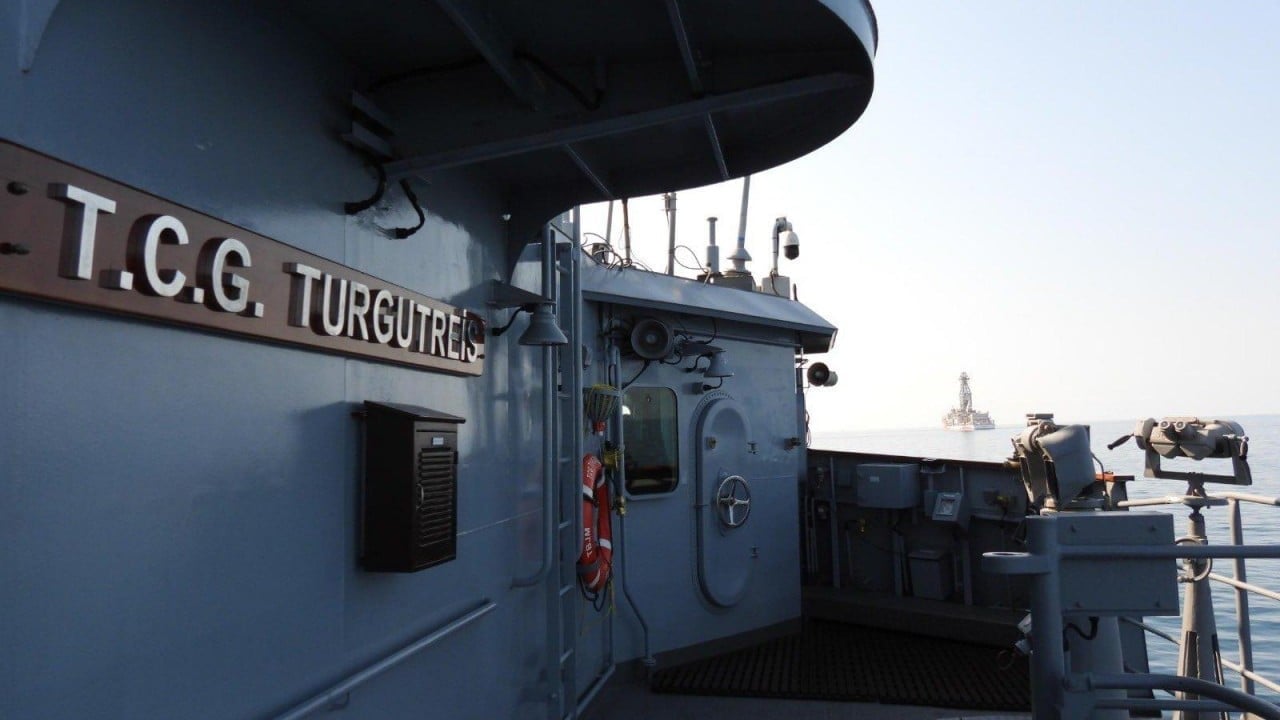 Foto - Mavi Vatan'da yoğun mesai: Sondaj gemilerini TCG Turgutreis koruyor!
