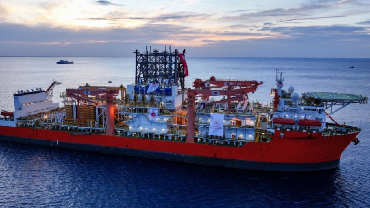 Foto - Mavi Vatan’ın yeni gücü Karadeniz’de: ‘Yıldırım’ Filyos’a demirledi!