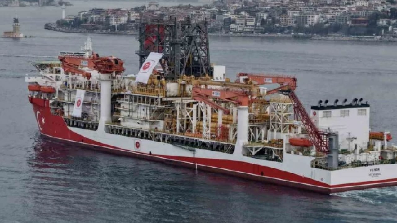 Foto - Mavi Vatan’ın yeni gücü Karadeniz’de: ‘Yıldırım’ Filyos’a demirledi!