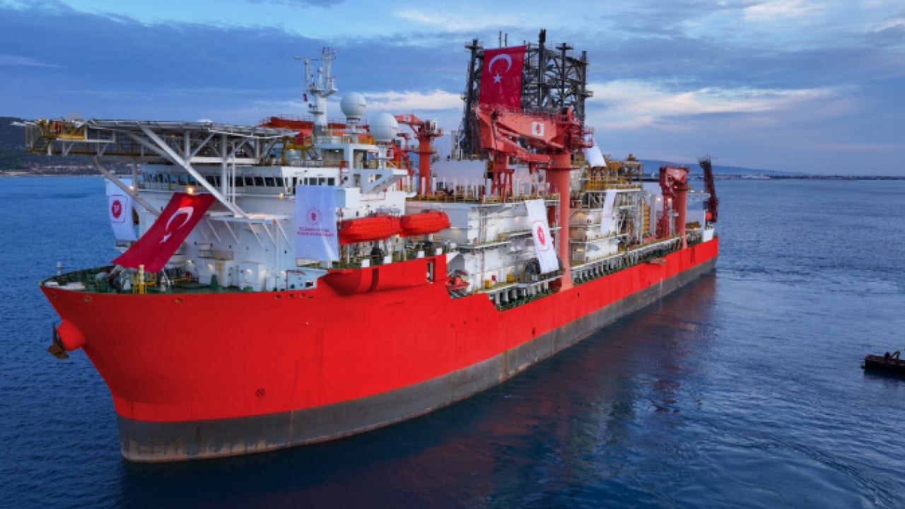 Foto - Mavi Vatan’ın yeni gücü Karadeniz’de: ‘Yıldırım’ Filyos’a demirledi!