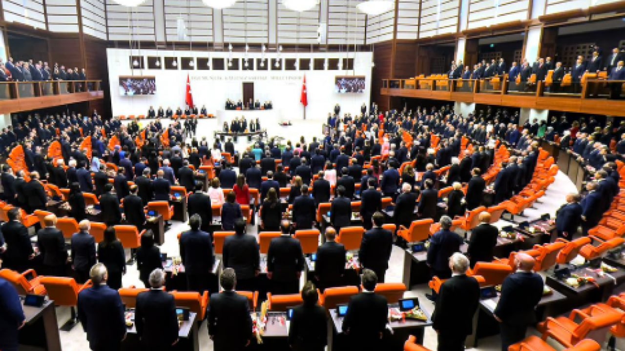 Foto - Meclis’te kritik mesai başlıyor: 12. Yargı Paketi, IBAN mağdurları ve TSK düzenlemesi Genel Kurul'da!