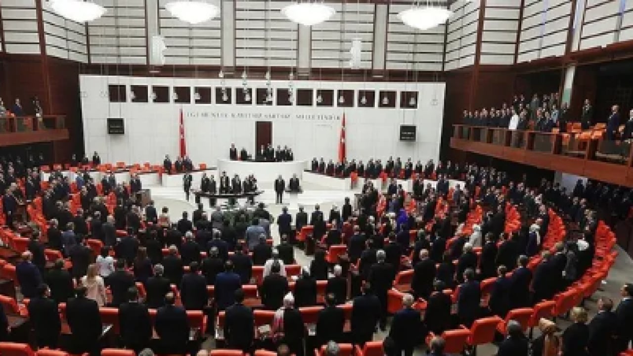 Foto - Meclis’te kritik mesai başlıyor: 12. Yargı Paketi, IBAN mağdurları ve TSK düzenlemesi Genel Kurul'da!