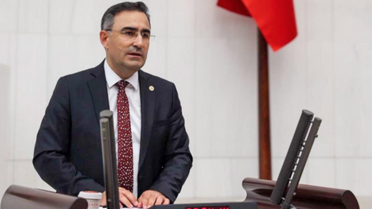 Foto - Meclis’teki CHP'nin kürsü işgalinin ardından Hasan Arslan'dan sert tepki! CHP artık şirazeden çıktı 