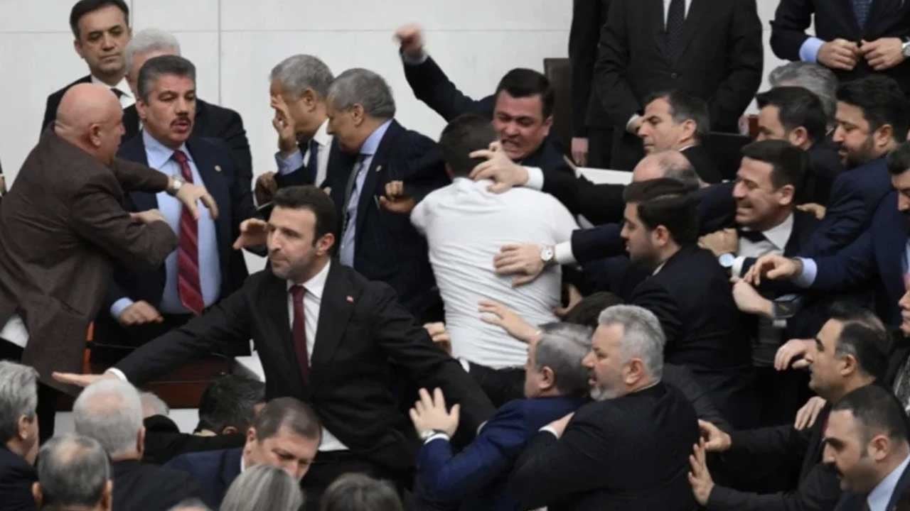 Foto - Meclis’teki yumruklu kavganın en net görüntüleri