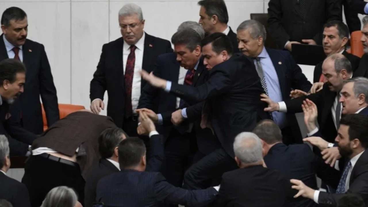 Foto - Meclis’teki yumruklu kavganın en net görüntüleri