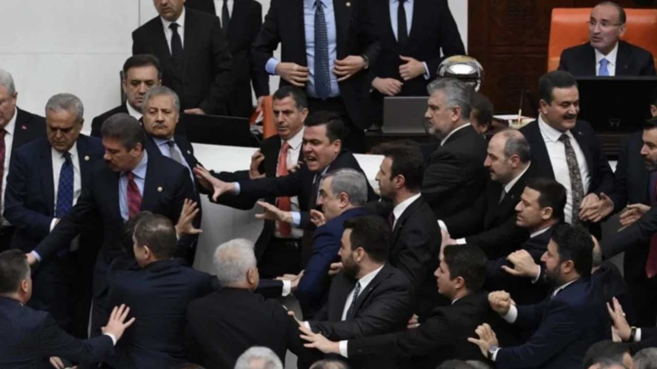 Foto - Meclis’teki yumruklu kavganın en net görüntüleri