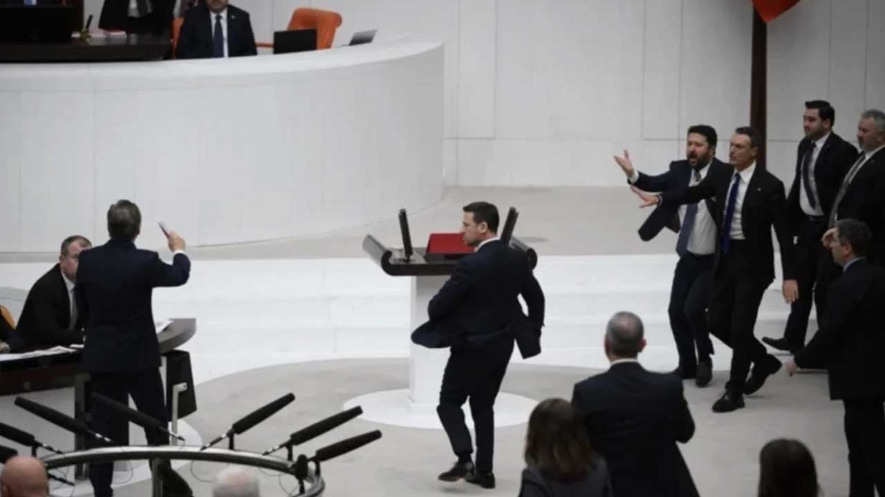 Foto - Meclis’teki yumruklu kavganın en net görüntüleri