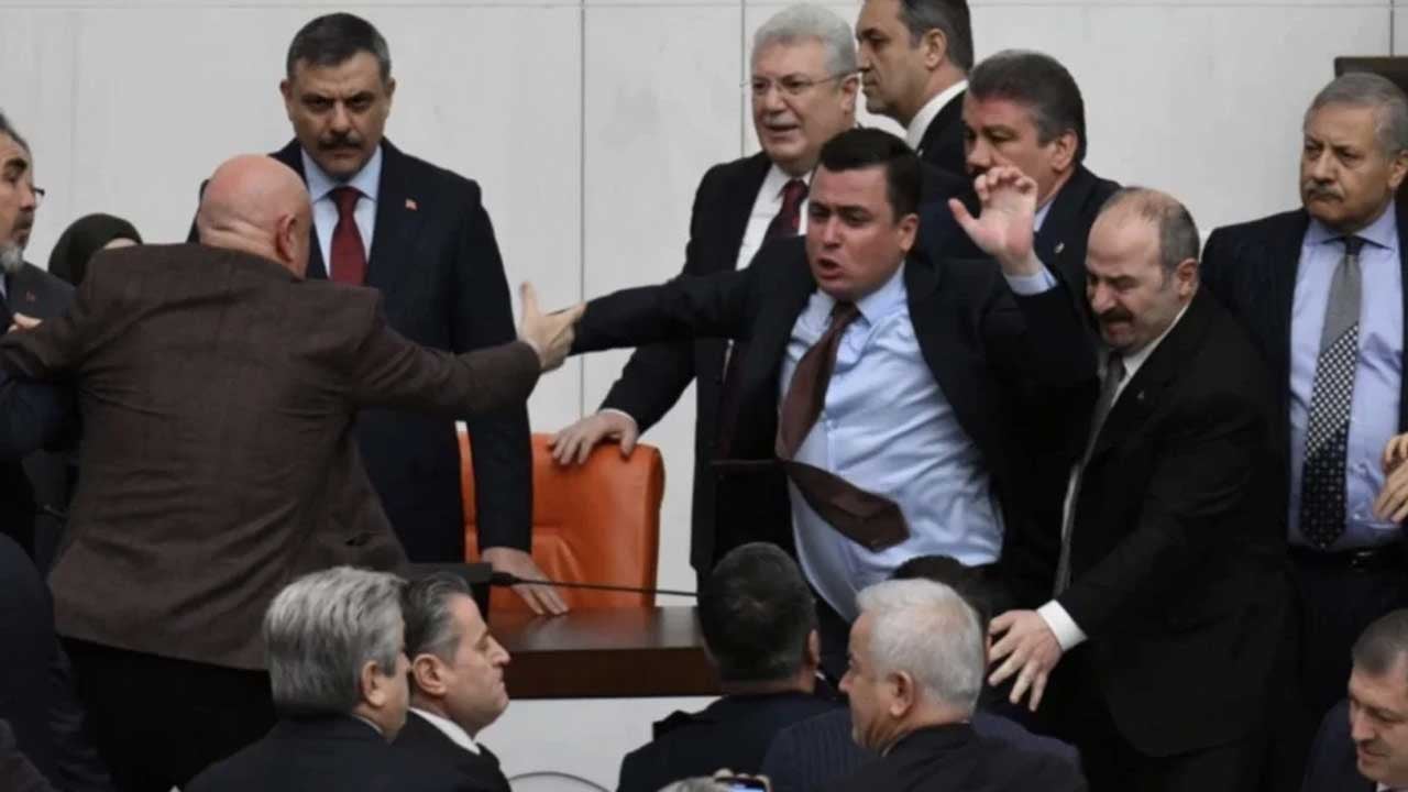 Foto - Meclis’teki yumruklu kavganın en net görüntüleri