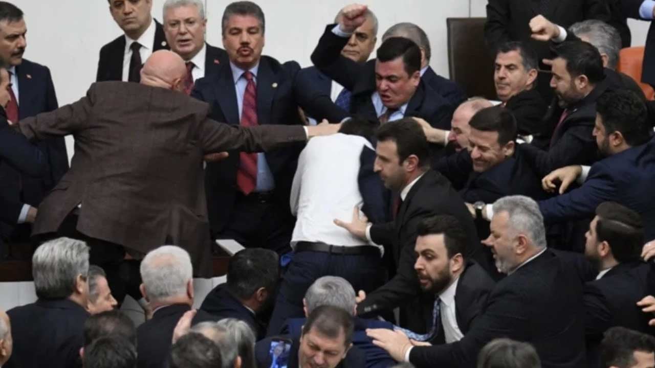 Foto - Meclis’teki yumruklu kavganın en net görüntüleri