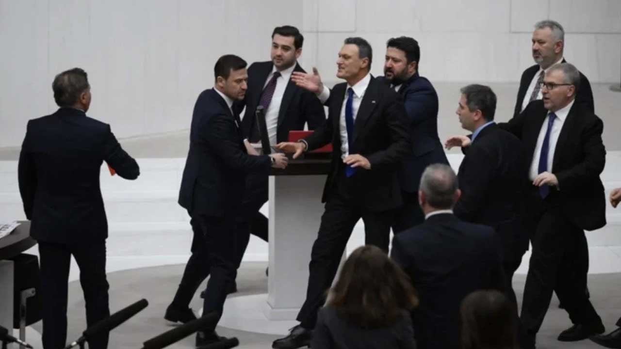 Foto - Meclis’teki yumruklu kavganın en net görüntüleri