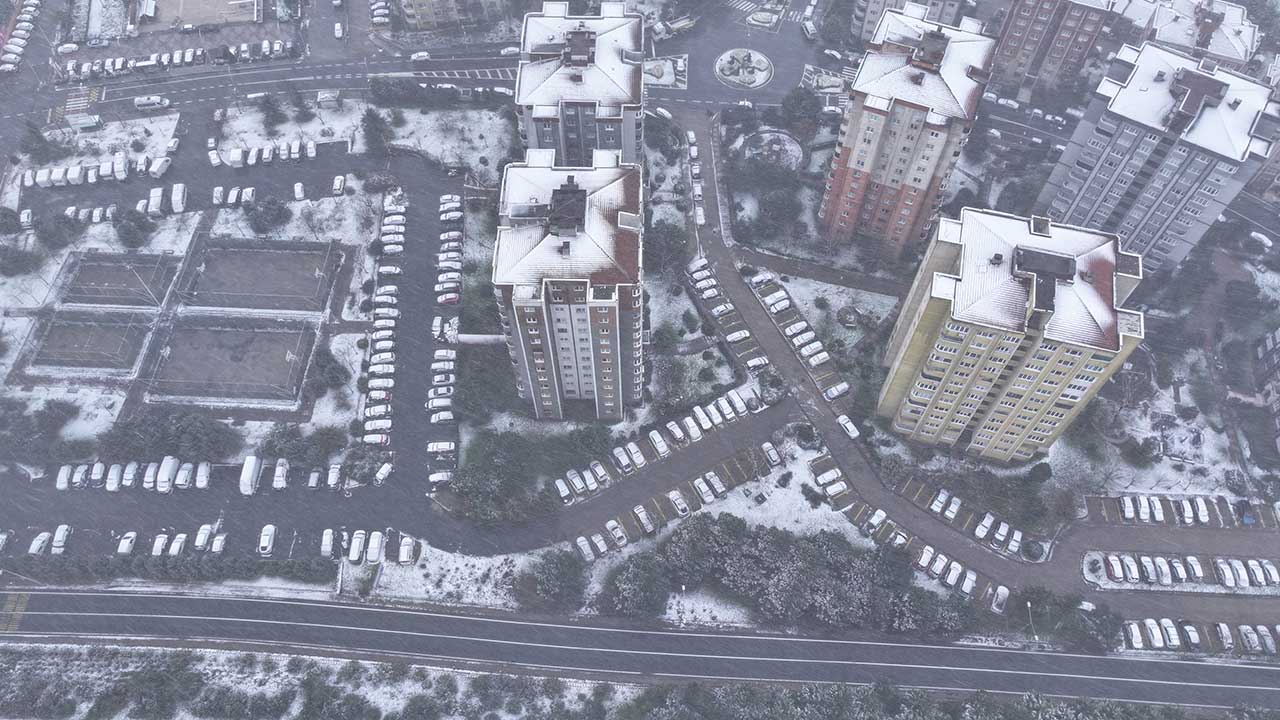 Foto - Mega kent İstanbul'un bazı ilçelerinde kar yağışı etkili oluyor
