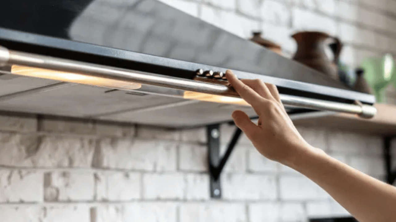 Foto - Meğer bugüne kadar boşuna ovup temizlemişiz... Davlumbazdaki yapış yapış yağlar su gibi akacak! 