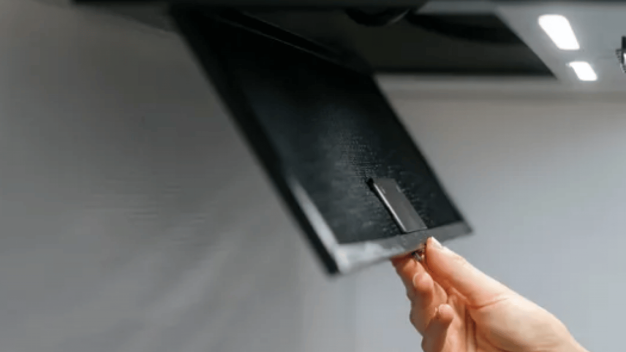 Foto - Meğer bugüne kadar boşuna ovup temizlemişiz... Davlumbazdaki yapış yapış yağlar su gibi akacak! 