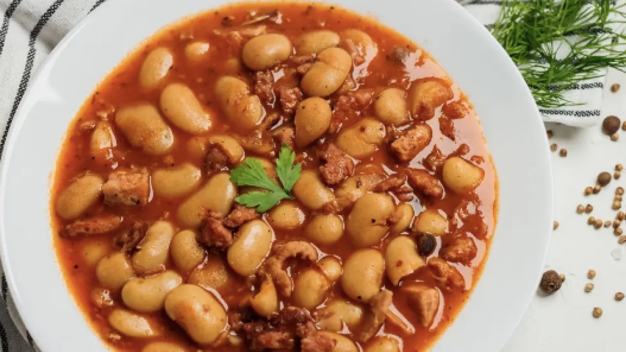 Foto - Meğer en pratik yolu buymuş... Kuru fasulyeyi haşlarken içine bir parça ekmek atın