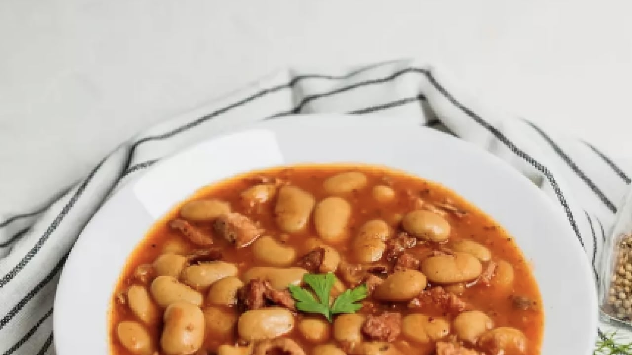 Foto - Meğer en pratik yolu buymuş... Kuru fasulyeyi haşlarken içine bir parça ekmek atın