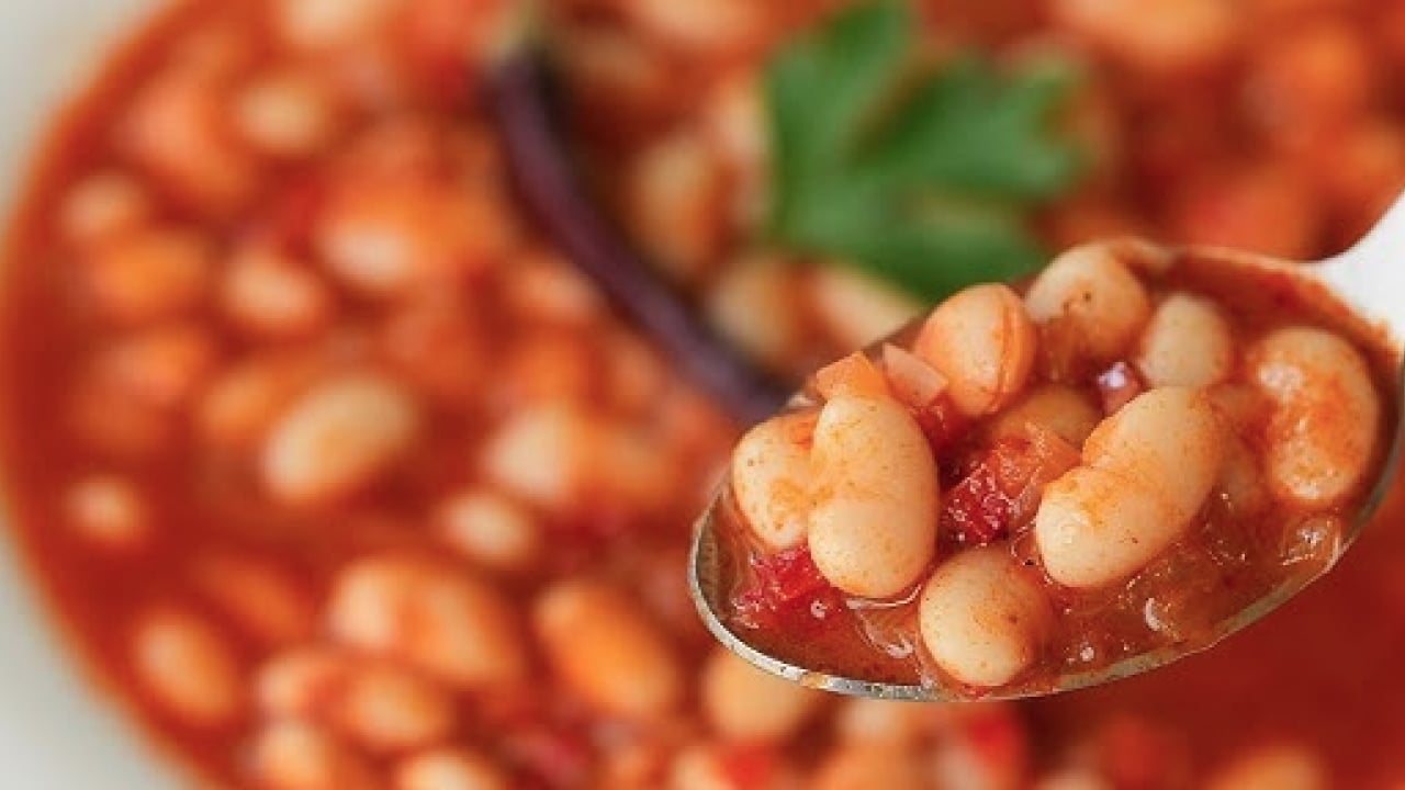 Foto - Meğer en pratik yolu buymuş... Kuru fasulyeyi haşlarken içine bir parça ekmek atın