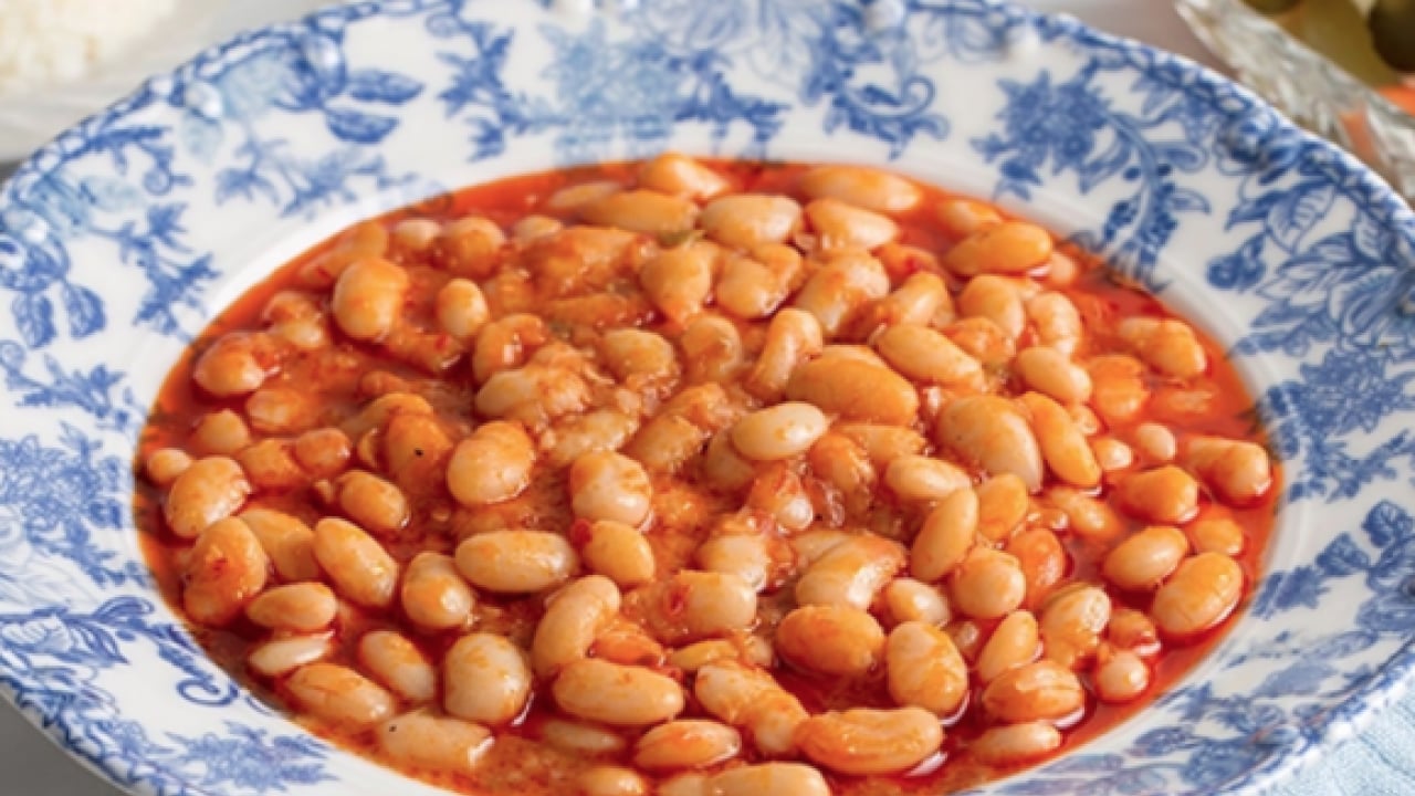 Foto - Meğer en pratik yolu buymuş... Kuru fasulyeyi haşlarken içine bir parça ekmek atın