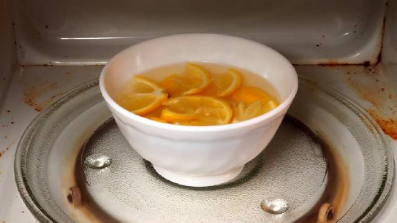 Foto - Meğer mikrodalgayı yanlış kullanıyormuşuz! Tabağı bu şekilde koyanlar dikkat!