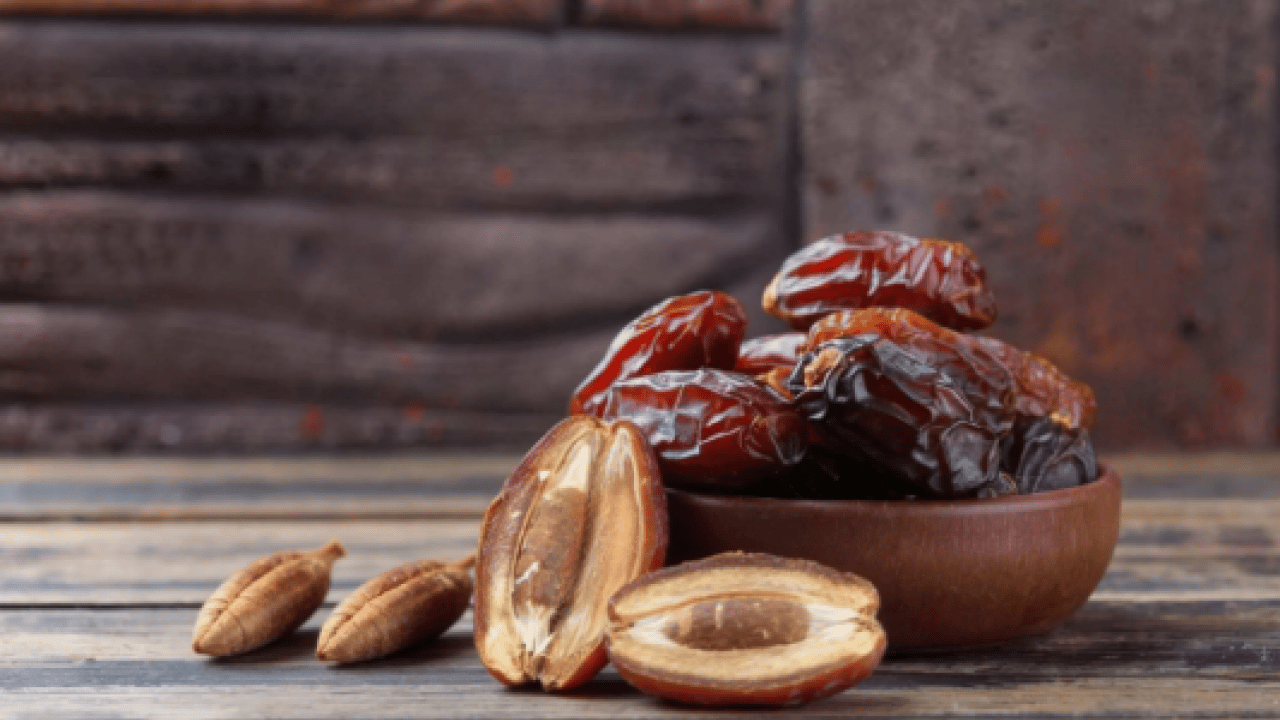 Foto - Meğer neler yapıyormuş: Hurmanın yanında bir bardak su içmenin 10 faydası!