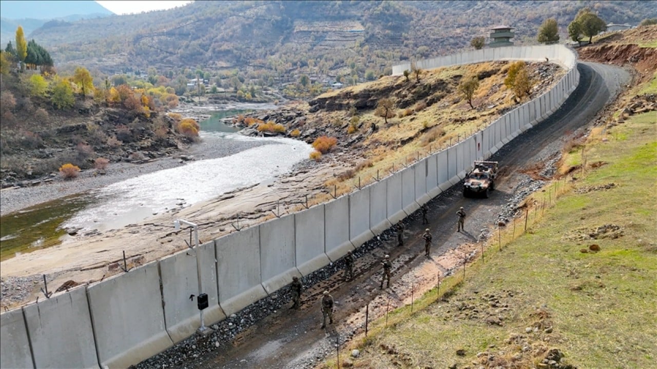 Mehmetçik 7/24 nöbette kuş uçurtmuyor